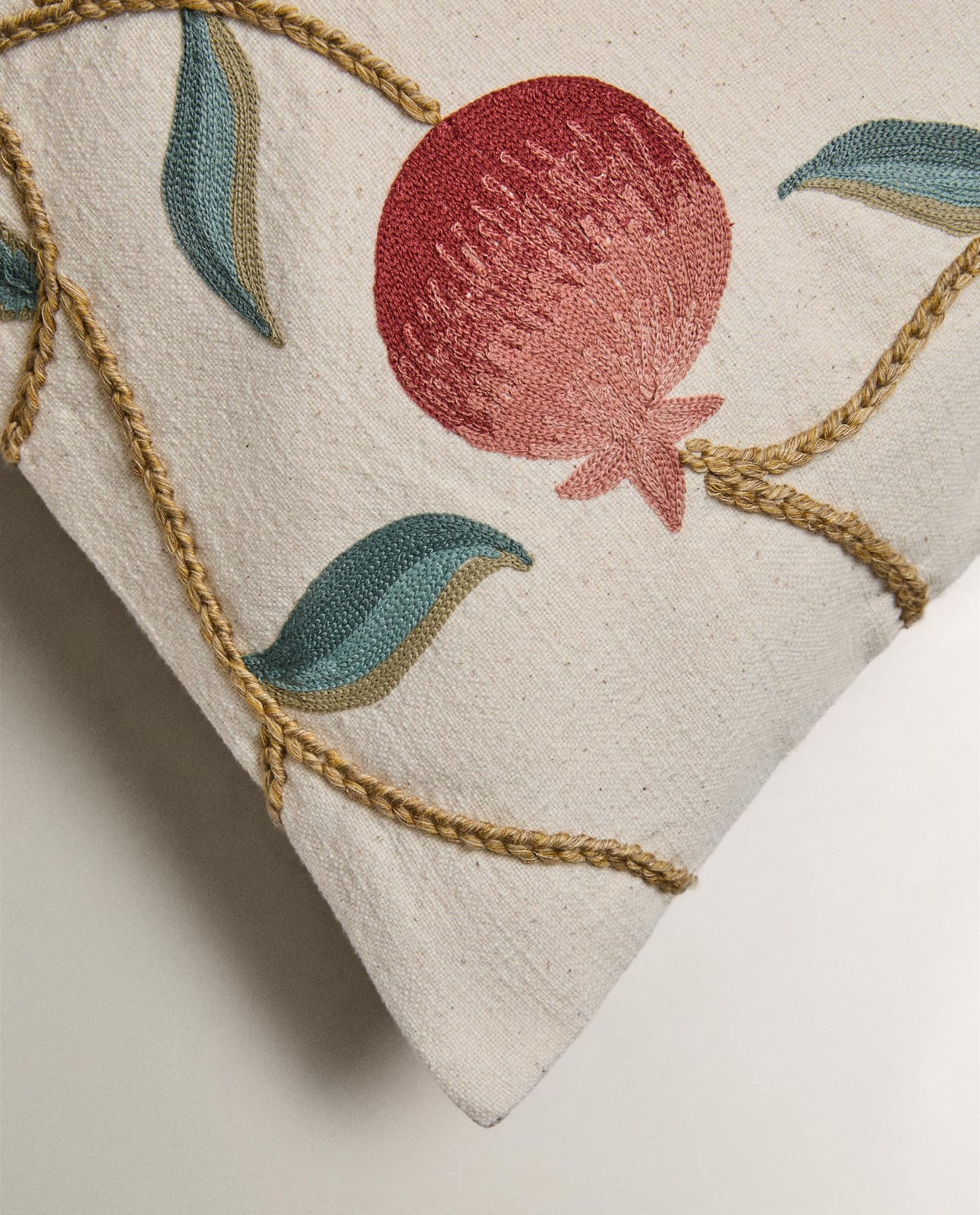 ZARA HOME Наволочка для подушки GRANADA ракурс 2