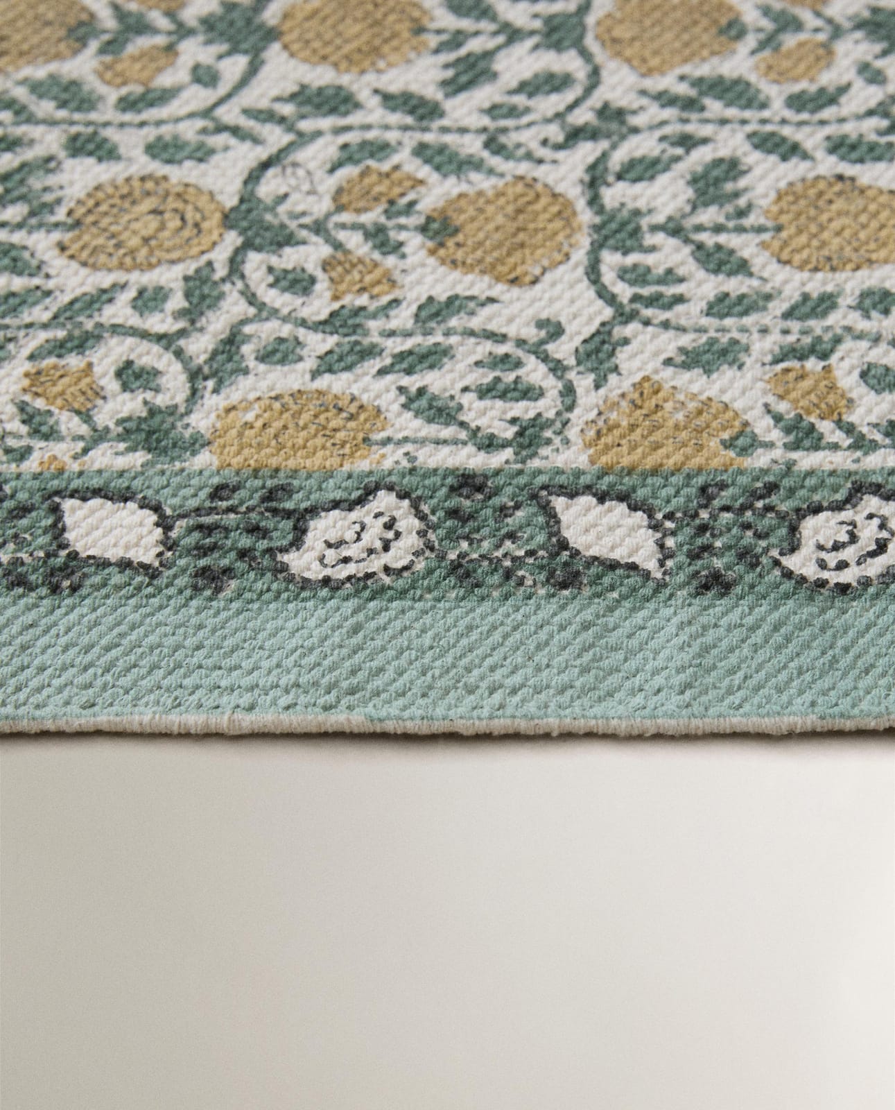 ZARA HOME ДВУСТОРОННИЙ ХЛОПКОВЫЙ КОВЕР ракурс 4