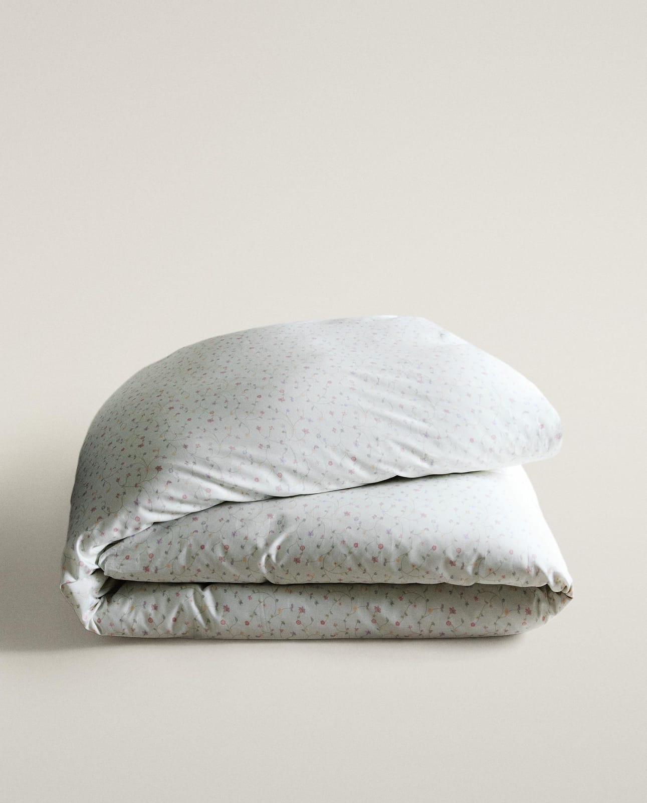ZARA HOME САТИНОВЫЙ ПОДОДЕЯЛЬНИК В МЕЛКИЙ ЦВЕТОЧЕК ракурс 7