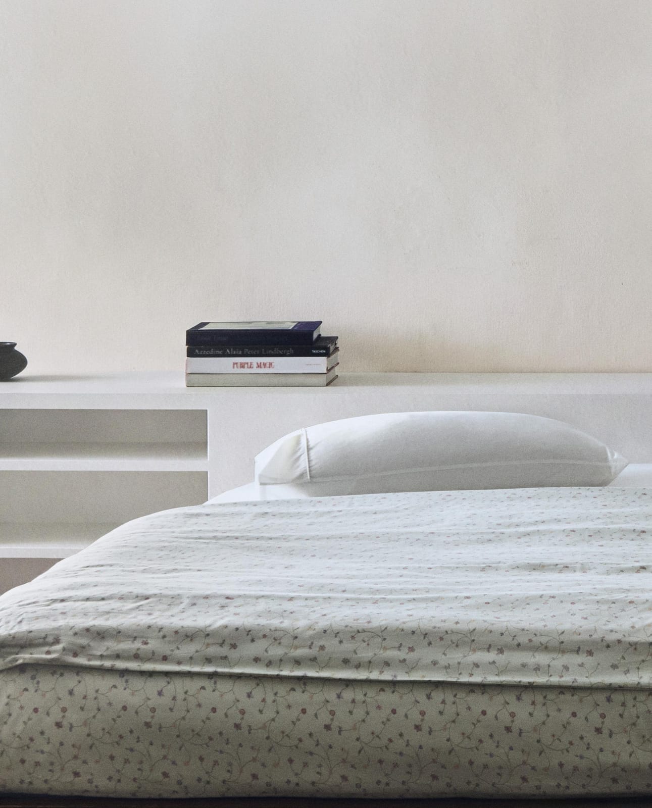 ZARA HOME САТИНОВЫЙ ПОДОДЕЯЛЬНИК В МЕЛКИЙ ЦВЕТОЧЕК ракурс 9
