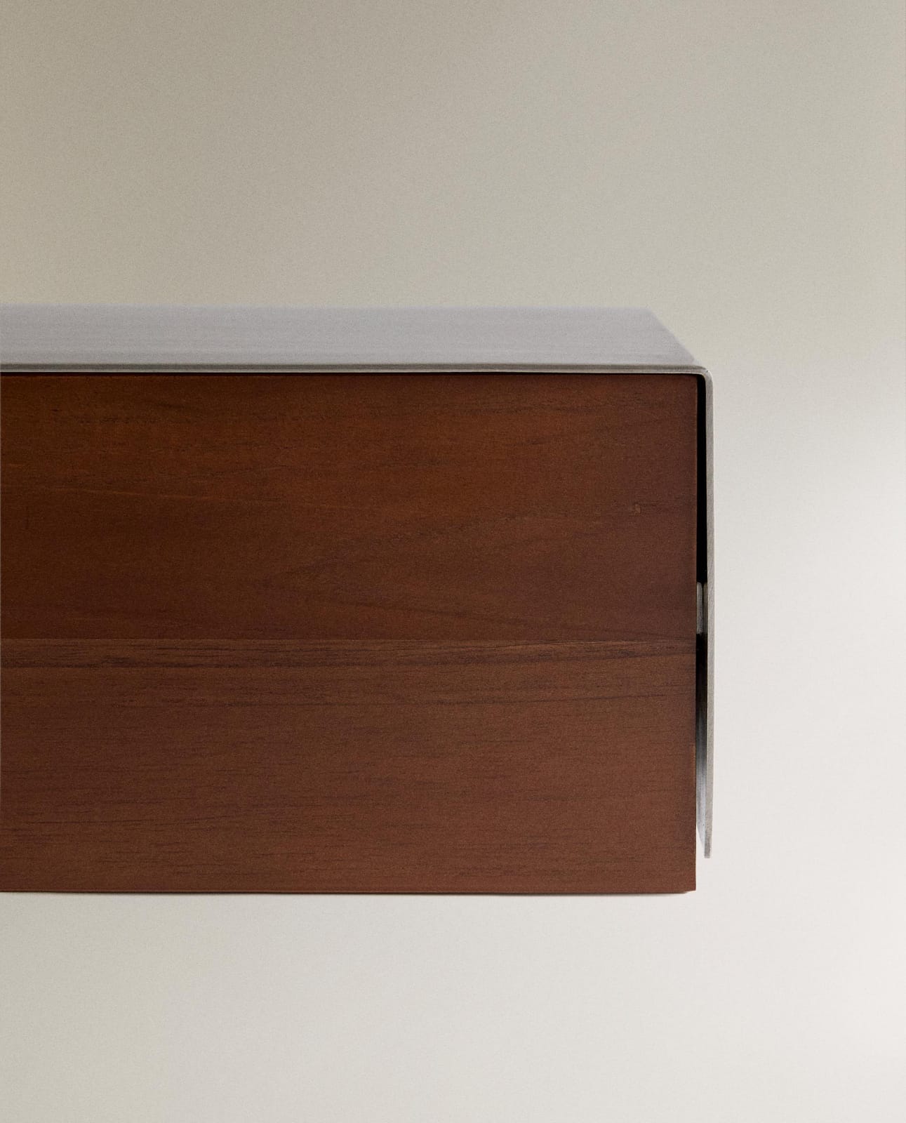 ZARA HOME КОФЕЙНЫЙ СТОЛИК ИЗ СТАЛИ И ДЕРЕВА ракурс 3