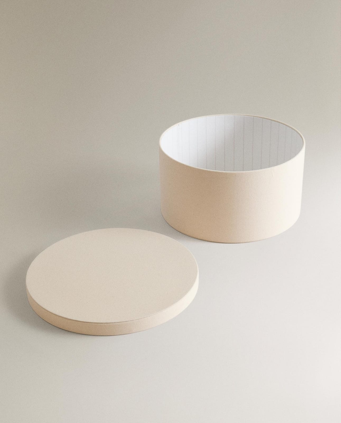 ZARA HOME КОРОБКА ДЛЯ ШЛЯП ИЗ ТКАНИ ракурс 6
