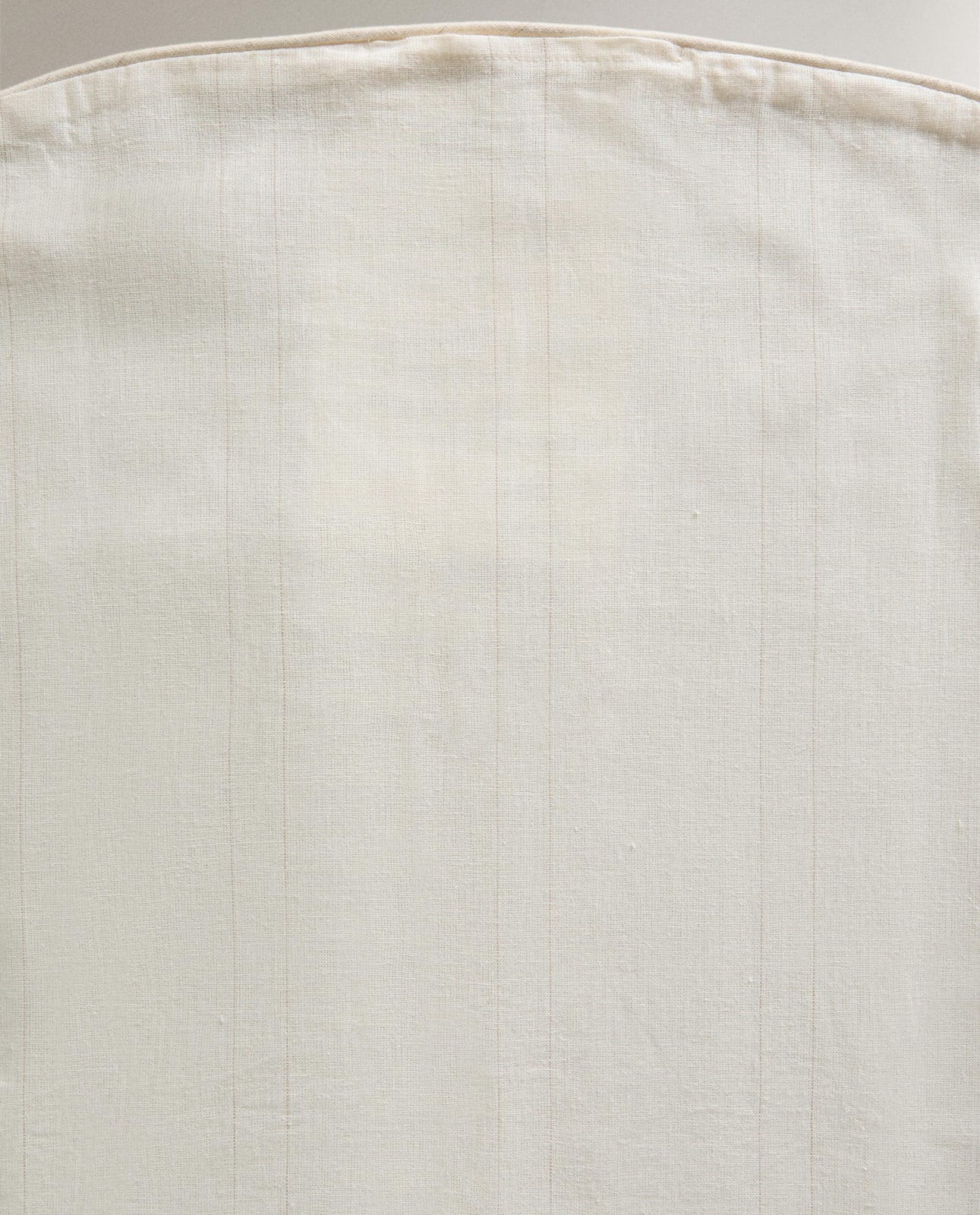 ZARA HOME БОЛЬШОЙ ЧЕХОЛ ДЛЯ ШКАФА ИЗ ЛЬНА И ХЛОПКА (КОМПЛЕКТ 2 ШТ.) ракурс 8