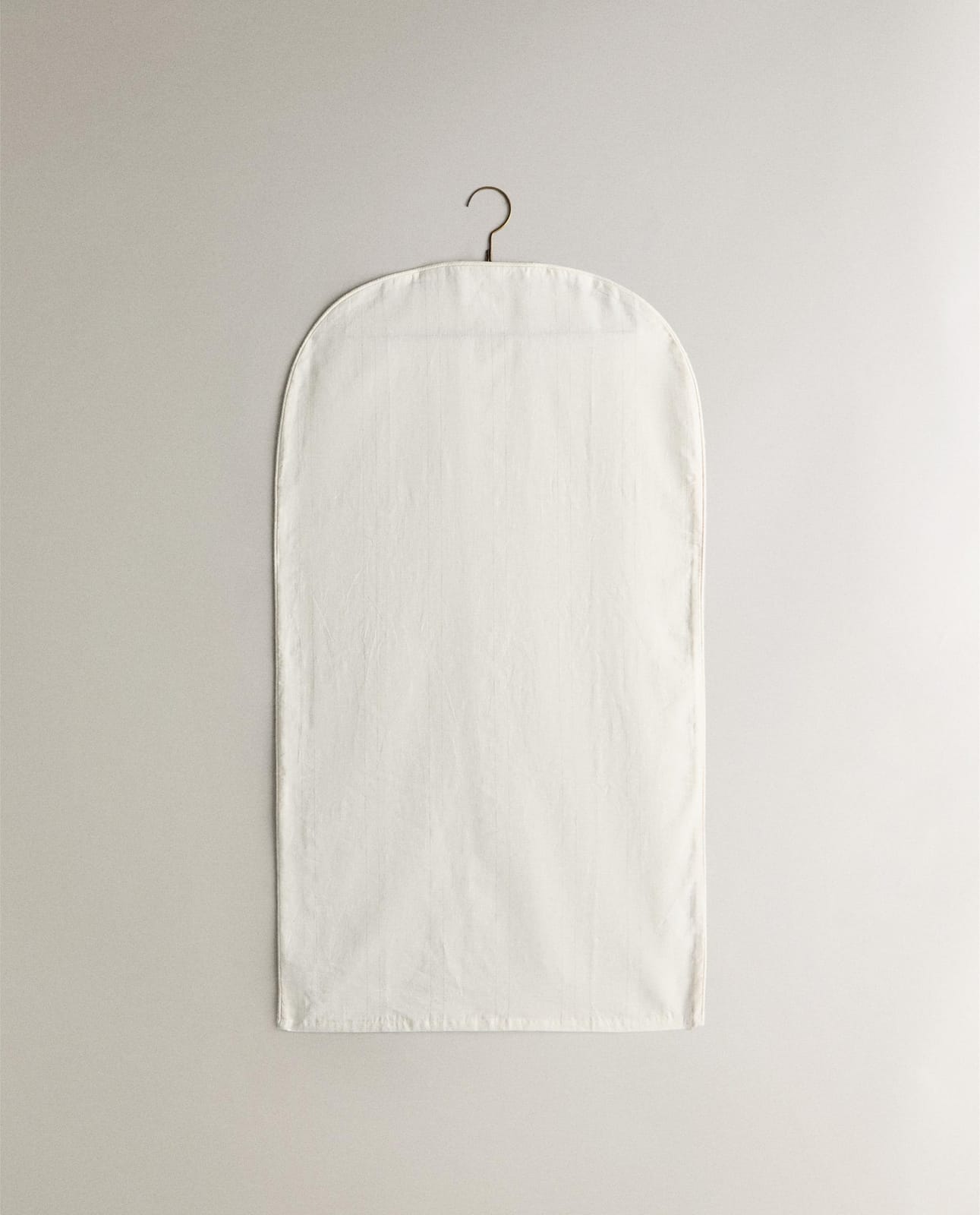 ZARA HOME МАЛЕНЬКИЙ ЛЬНЯНО-ХЛОПКОВЫЙ ЧЕХОЛ ДЛЯ ШКАФА (КОМПЛЕКТ 2 ШТ.) ракурс 3