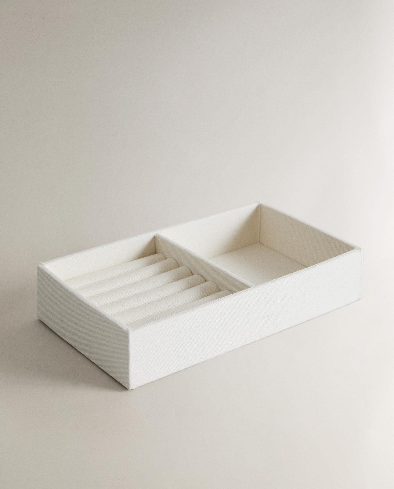Коробка для хранения ZARA HOME ХЛОПКОВЫЙ ОРГАНАЙЗЕР ДЛЯ УКРАШЕНИЙ ECRU 4 x 21 x 12 cm