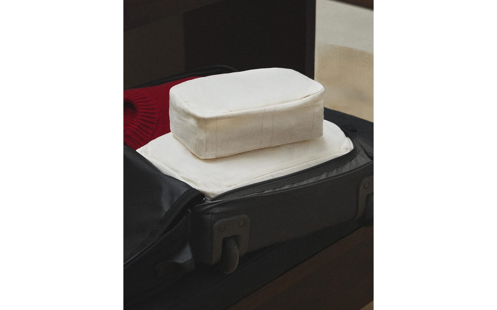 ZARA HOME ТКАНЕВЫЙ ОРГАНАЙЗЕР ИЗ ЛЬНА И ХЛОПКА (НАБОР ИЗ 3 ШТ.) ракурс 7