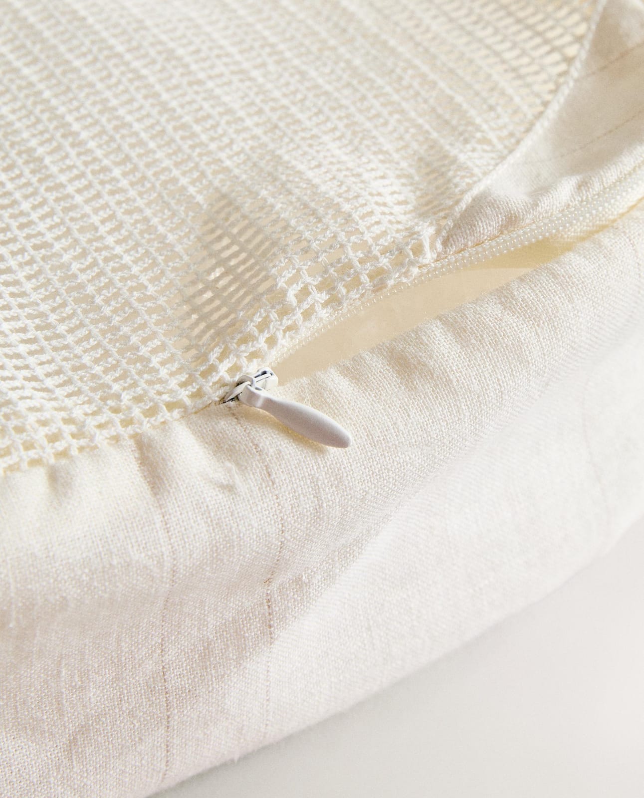 ZARA HOME ТКАНЕВЫЙ ОРГАНАЙЗЕР ИЗ ЛЬНА И ХЛОПКА (НАБОР ИЗ 3 ШТ.) ракурс 5