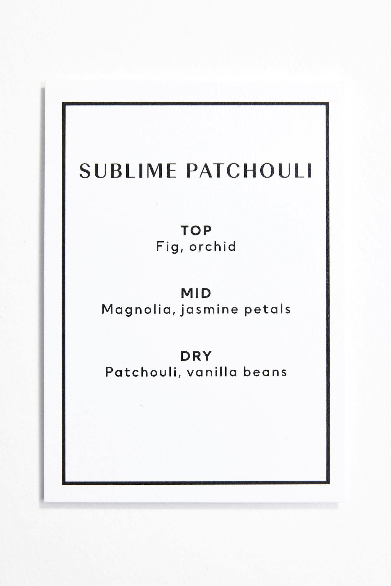 Ароматическая свеча в контейнере H&M Запах Sublime Patchouli 8,5х8.5х15 см ракурс 4