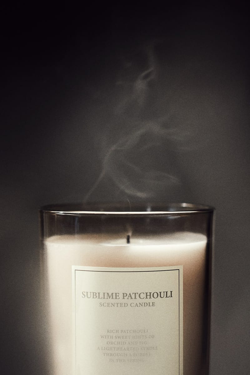 Ароматическая свеча в контейнере H&M Запах Sublime Patchouli 8,5х8.5х15 см