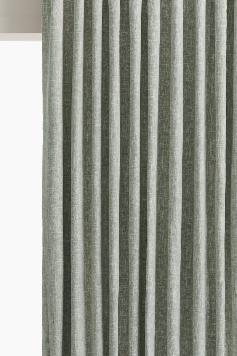 Длинная затемняющая штора, 2 шт. H&M цвет Пыльная зелень 140X300 см