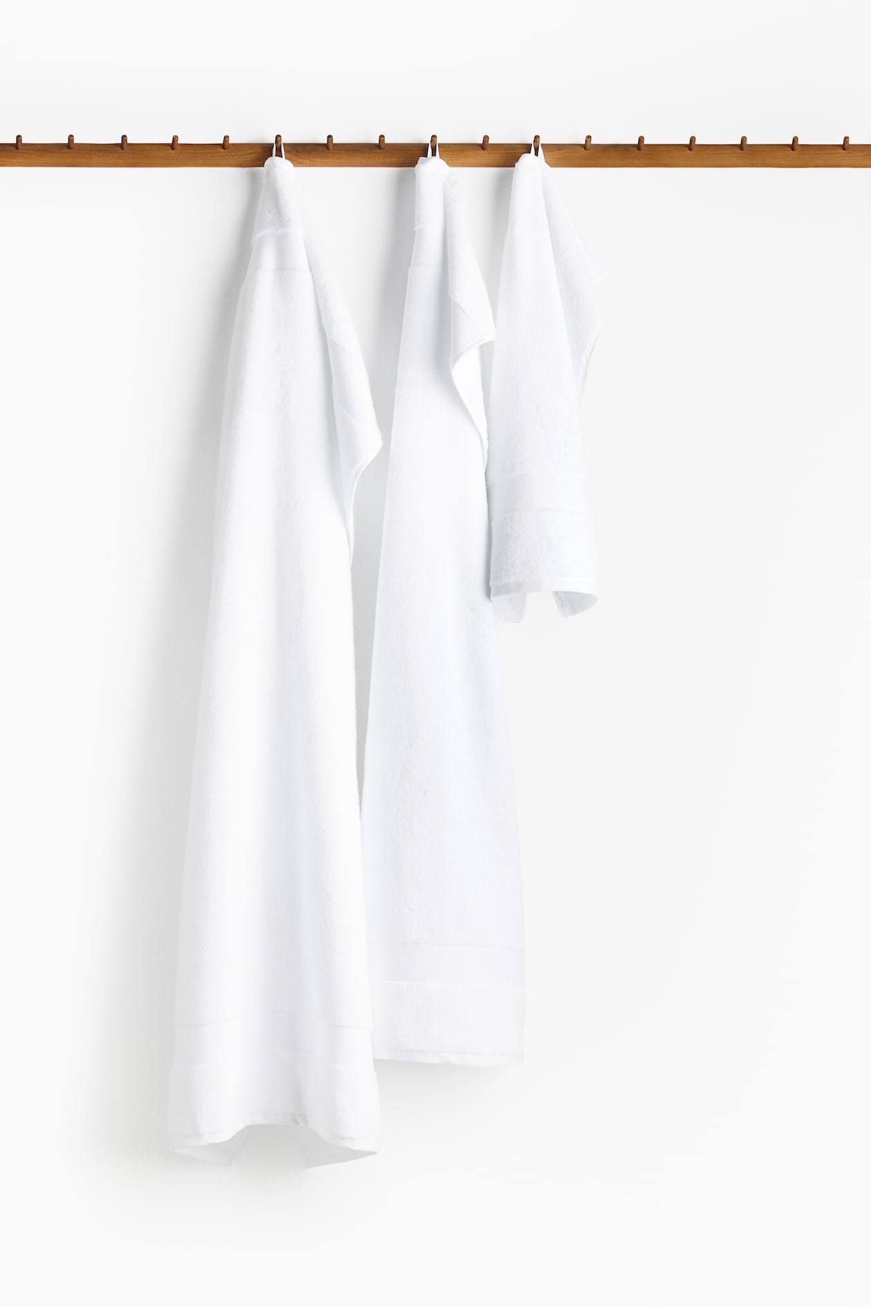 Мягкое махровое банное полотенце H&M цвет Белый 70X140 см ракурс 4