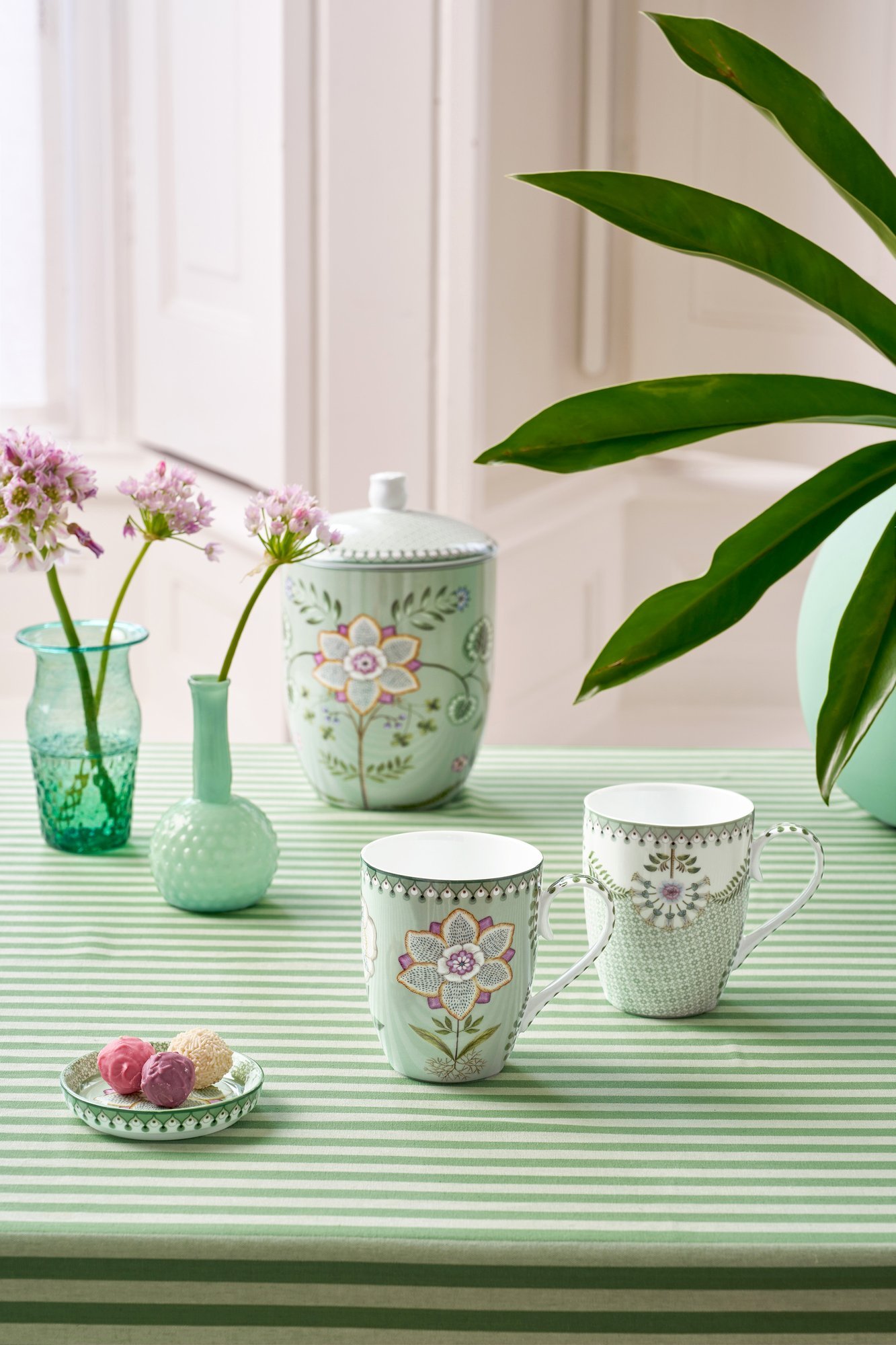 Набор кружек больших (2 шт.) Lily&Lotus Light Green ракурс 9
