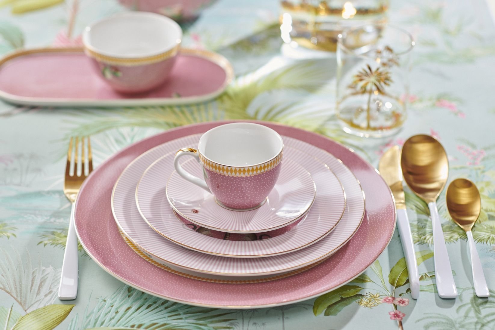 Набор тарелок (2 шт. по Ø26,5 см) La Majorelle Pink ракурс 6