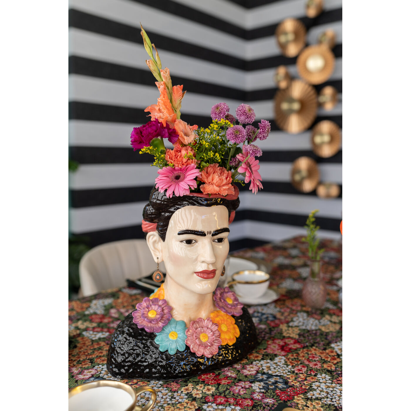 Ваза Frida Flowers Фрида Кало с цветами ракурс 11