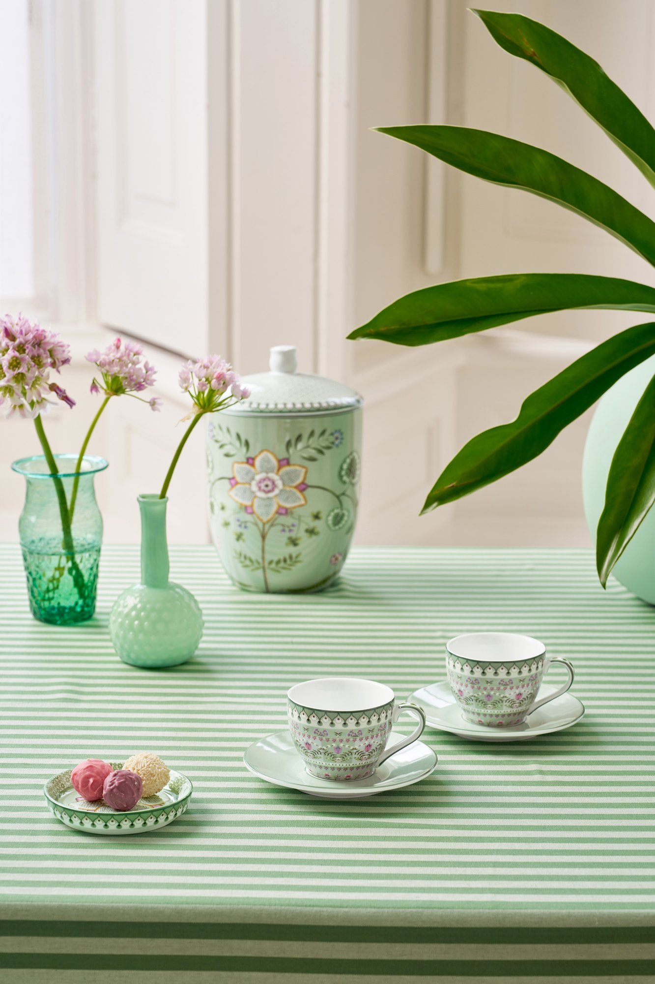 Набор чашек для эспрессо с блюдцами (4 пр.) Lily&Lotus Light Green ракурс 7