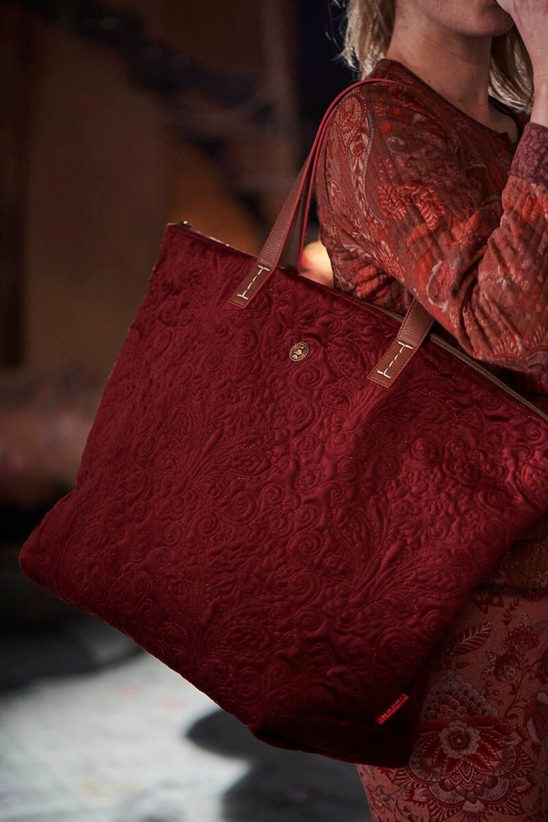 Сумка большая Velvet Quilted Days Red, 17 л ракурс 5