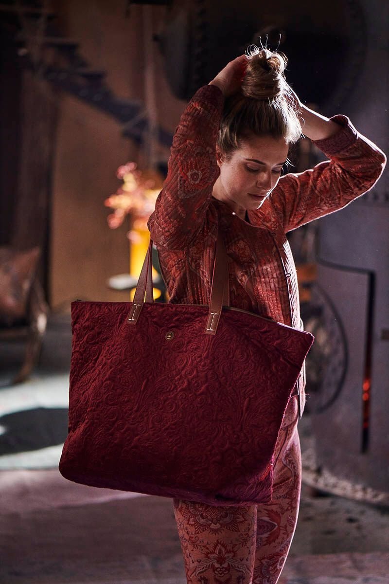 Сумка большая Velvet Quilted Days Red, 17 л ракурс 6