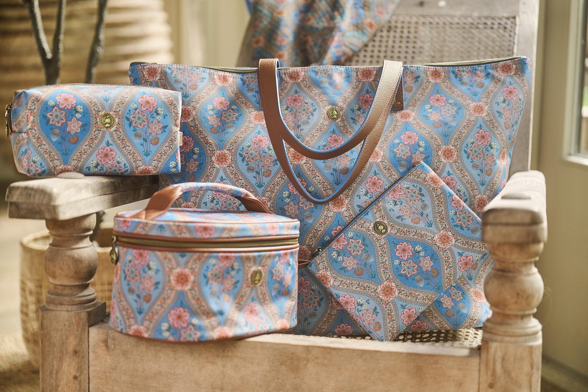 Косметичка бьюти-кейс Cleo Ornamento Blue, 5 л ракурс 5
