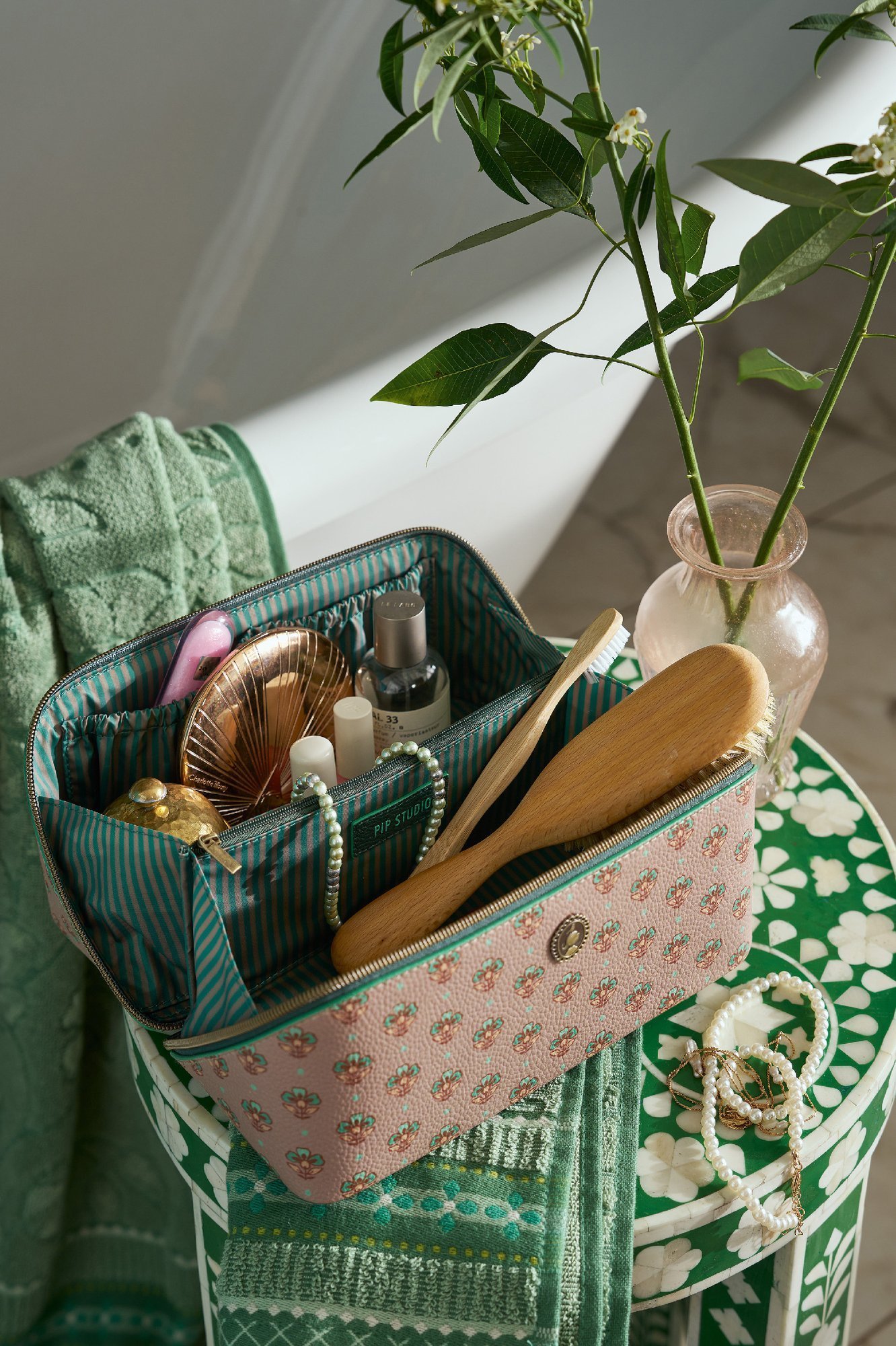 Косметичка средняя Cyrille Jaipur Flower Khaki-Green, 4,5 л, 23,5х10,5х11 ракурс 4