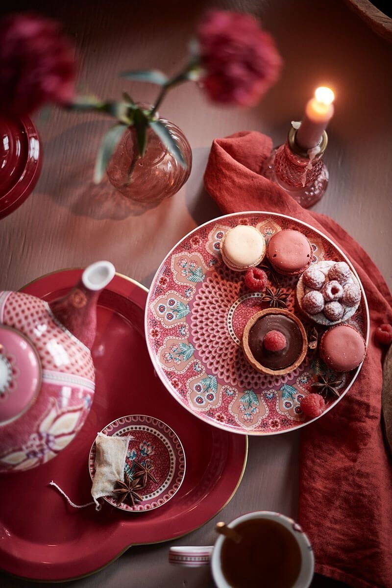 Блюдо для торта на ножке Flower Festival Scallop Deco Dark Pink ракурс 4