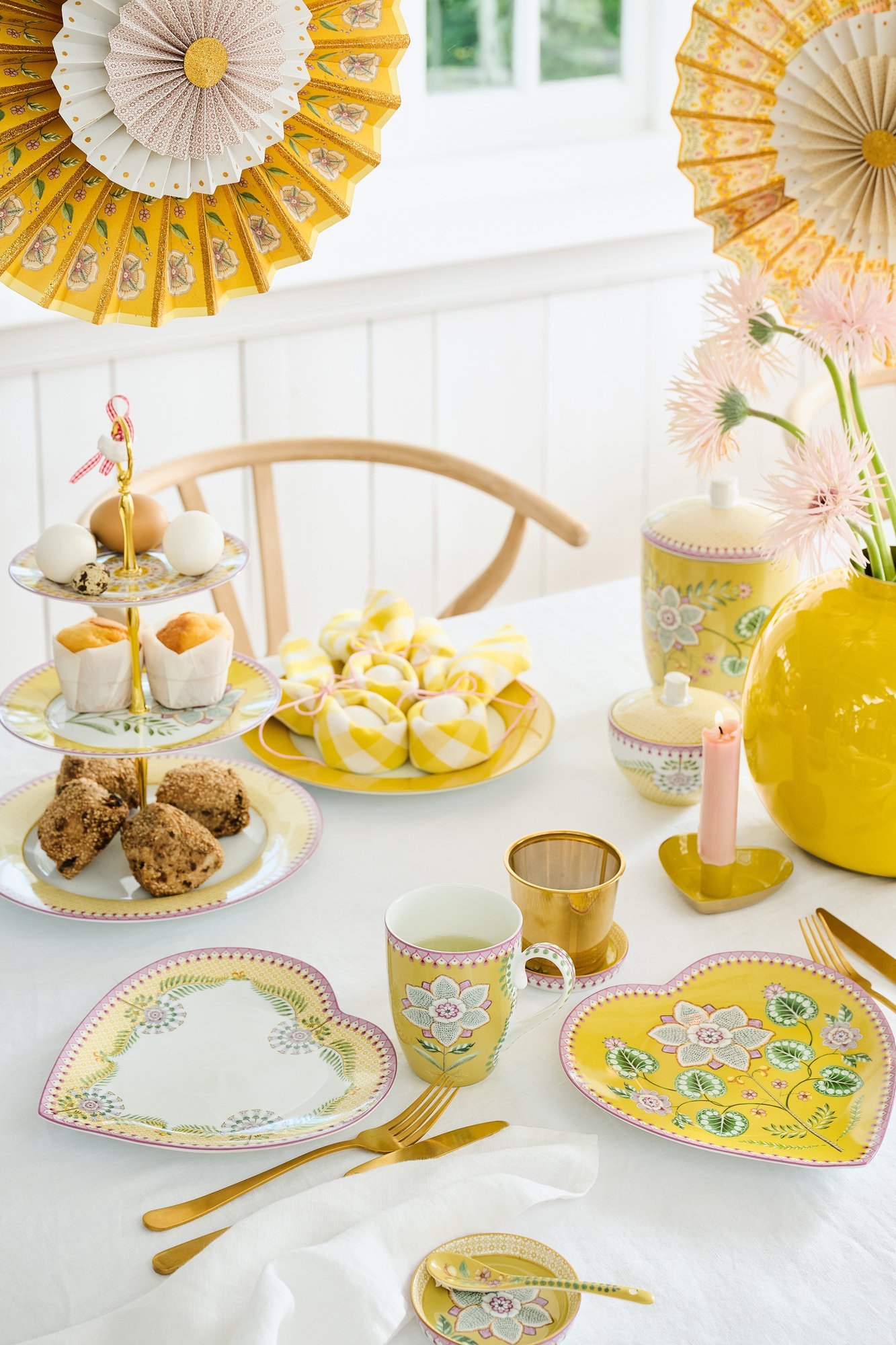 Украшение подвесное декоративное Rosette Yellow, 35 см