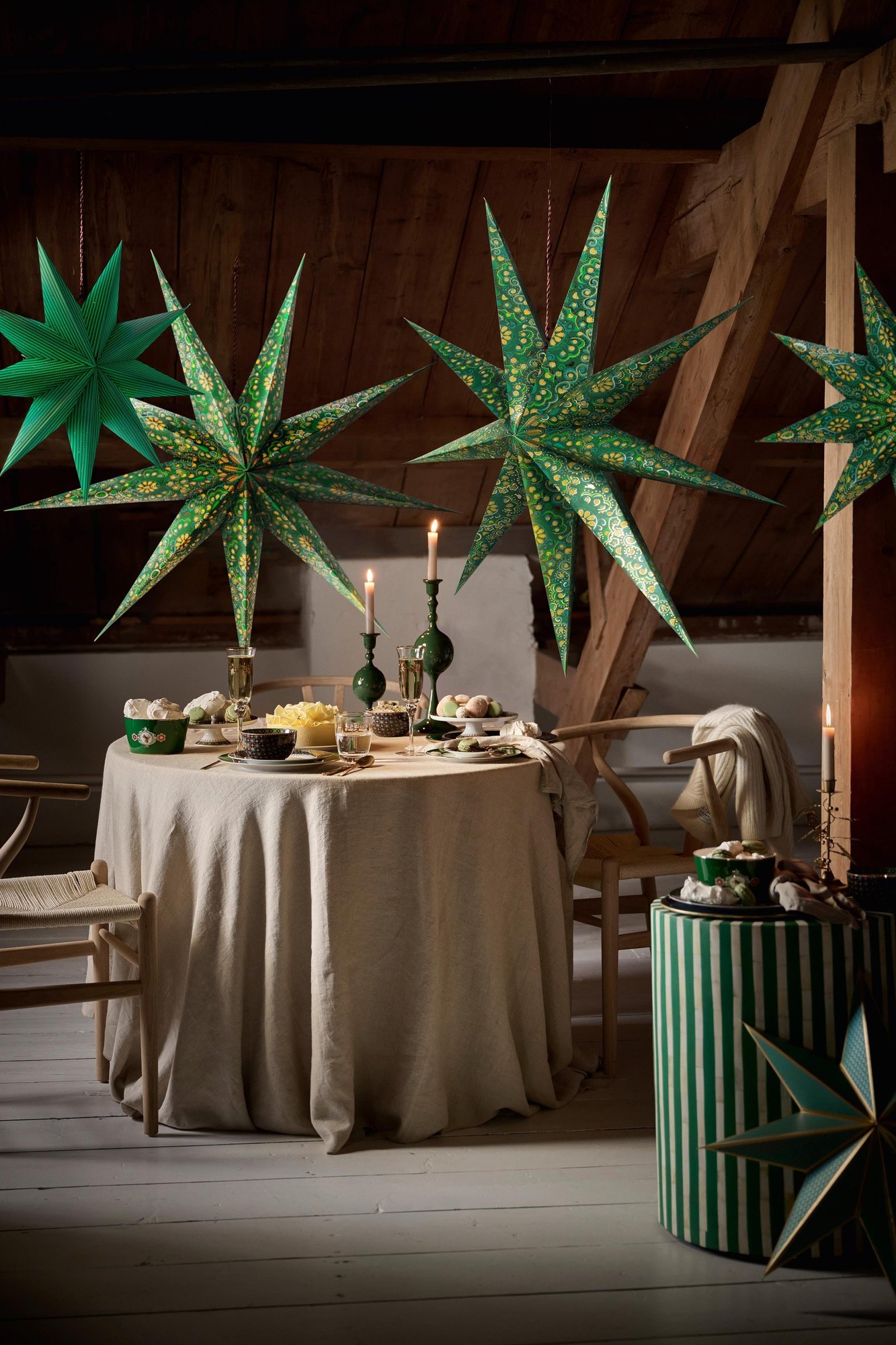 Звезда подвесная декоративная рождественская Star Paper Stripes Dark Green, 60 см