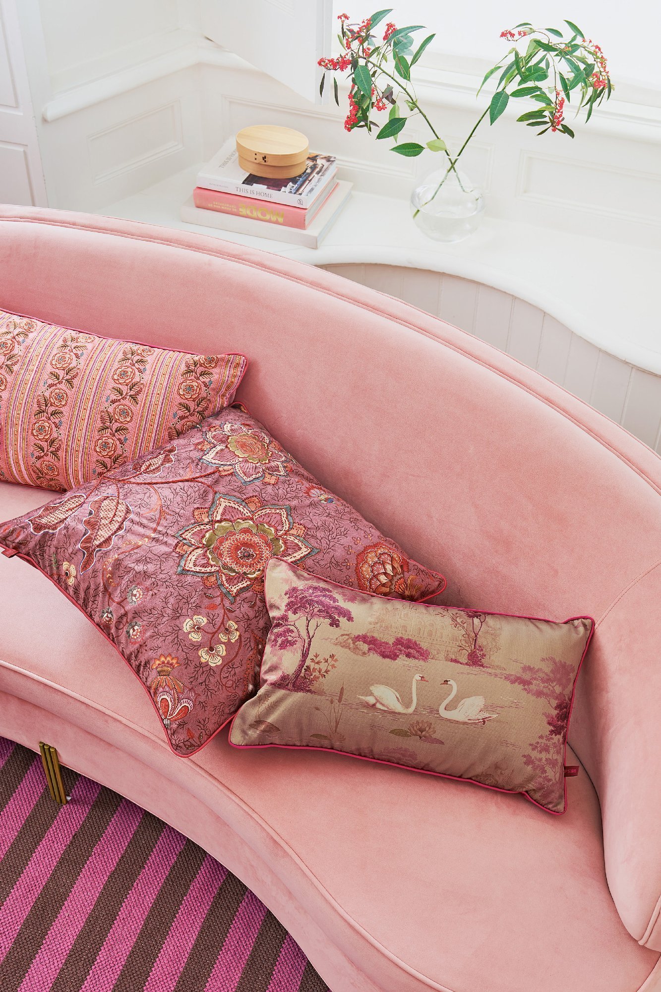 Подушка декоративная Darjeeling Days Pink, 33х55 см