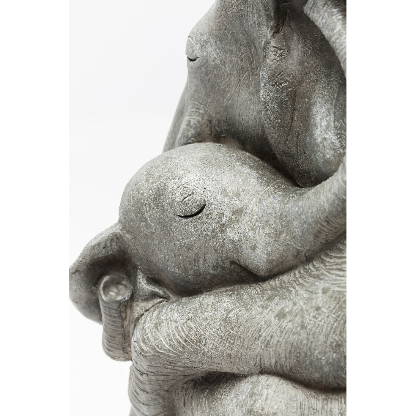 Фигура декоративная Elephant Hug ракурс 5