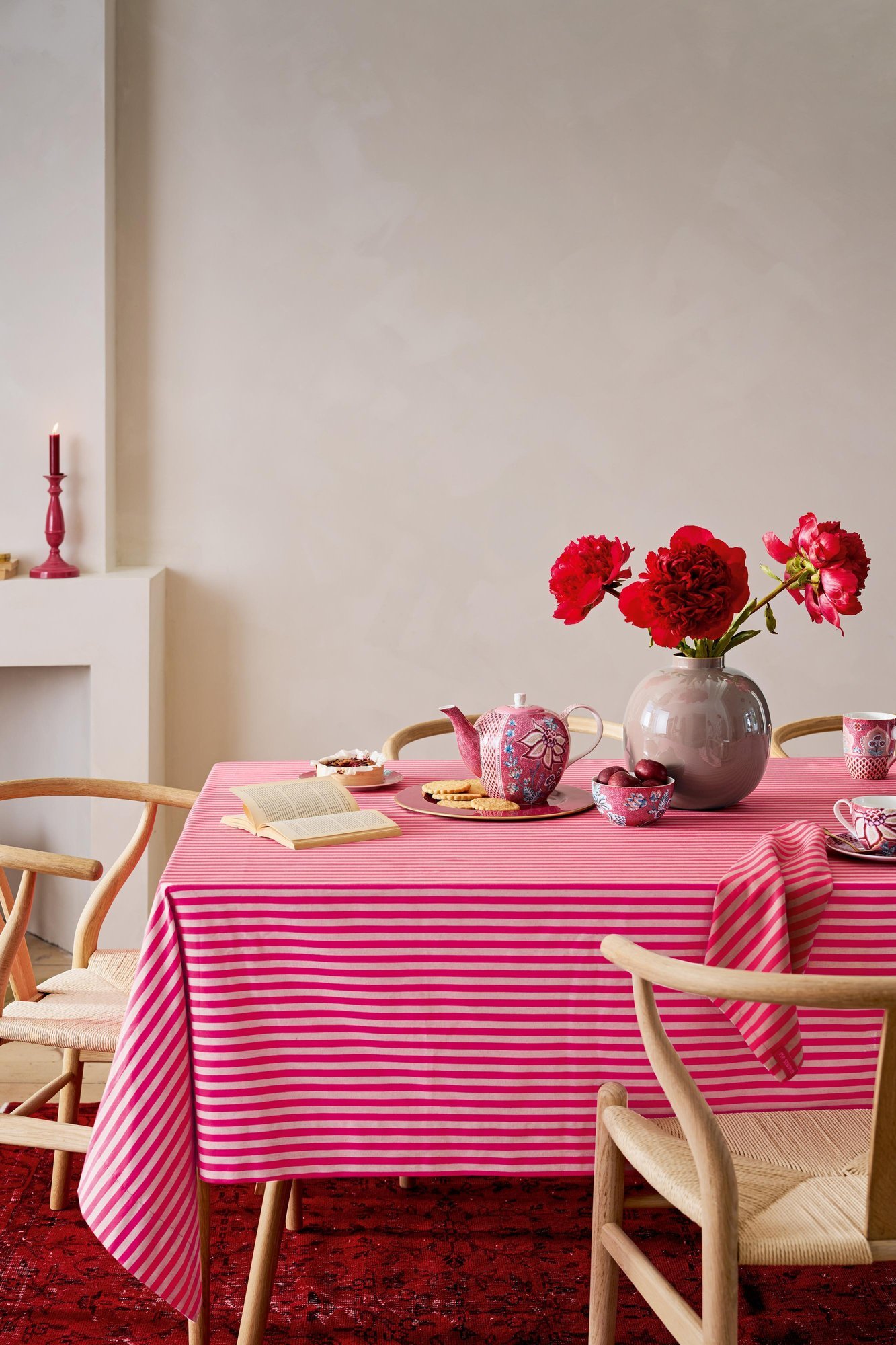 Скатерть Stripes Pink, 160х250 см