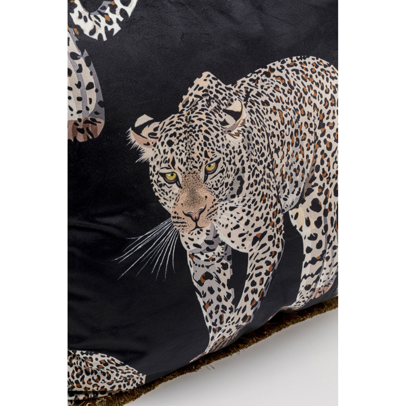 Подушка Leopard ракурс 3