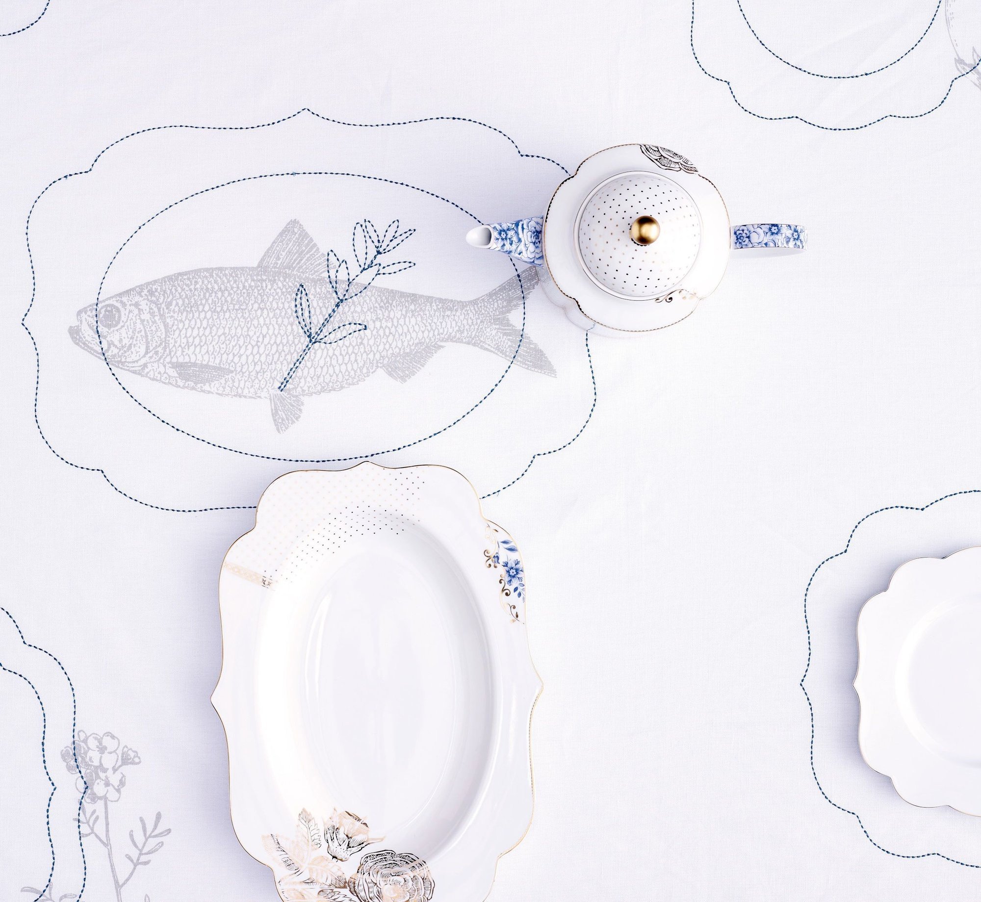 Блюдо овальное Royal White