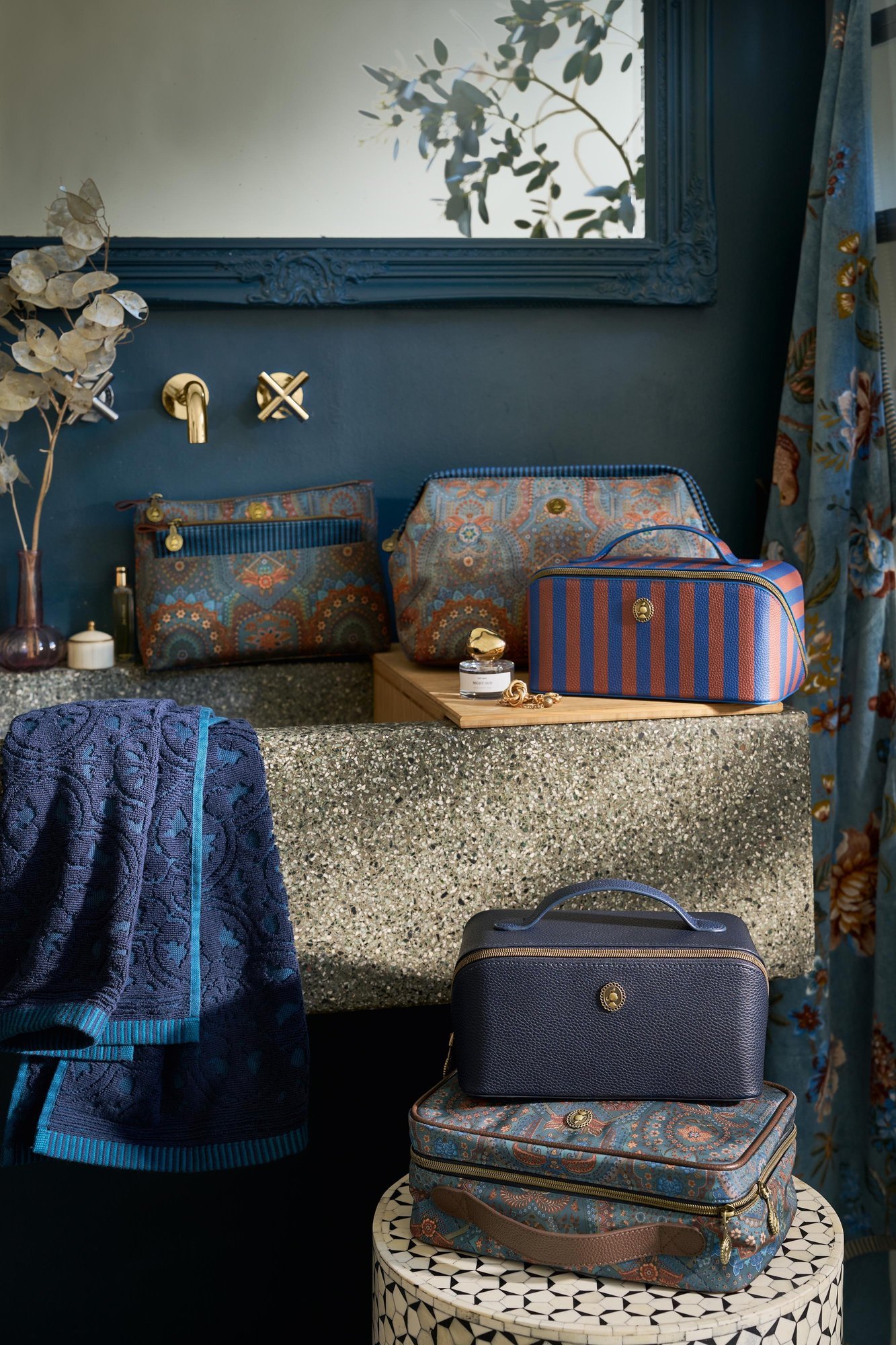 Косметичка средняя Cyrille Quilted Daisy Dreams Blue, 4,5 л, 23,5х10,5х11